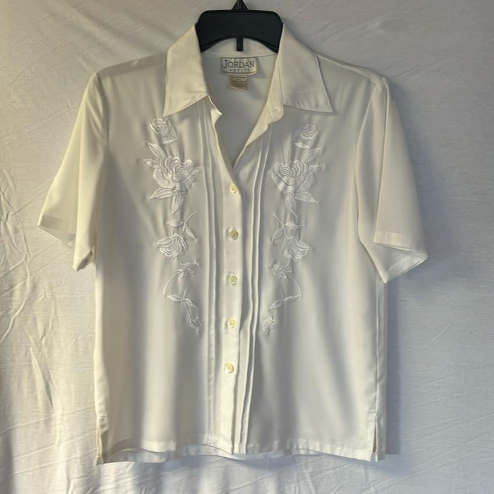 Jordan petite blouse size 6 white